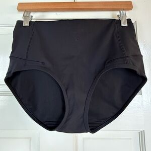 Lululemon Running Brief Women’s 8